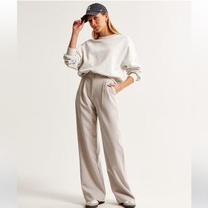 BNWT Never been worn A&F Sloane Tailored Pant Light Taupe 27